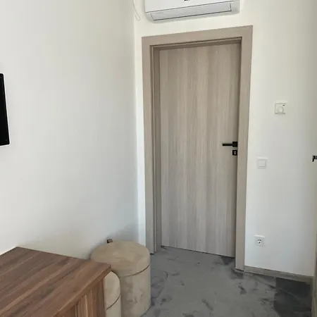 Izabeles Apartamentai Гостьовий будинок Паланга