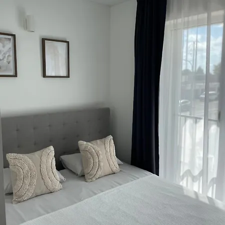 Izabeles Apartamentai Гостьовий будинок