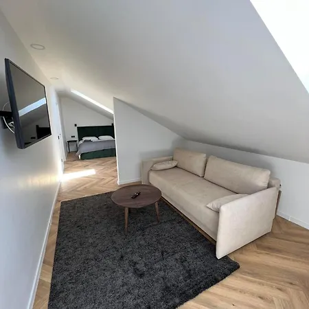 Гостьовий будинок Izabeles Apartamentai *