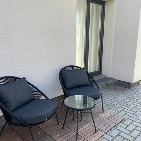 Izabeles Apartamentai Гостьовий будинок Паланга