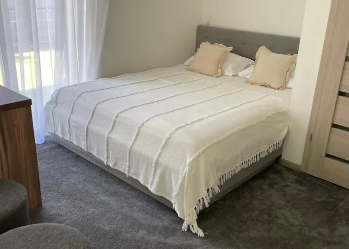 Πανσιόν Izabeles Apartamentai 3*