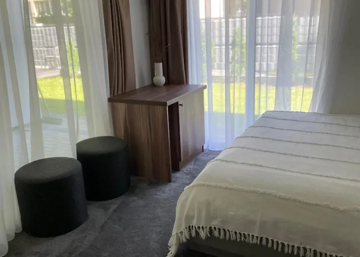 Izabeles Apartamentai Гостьовий будинок