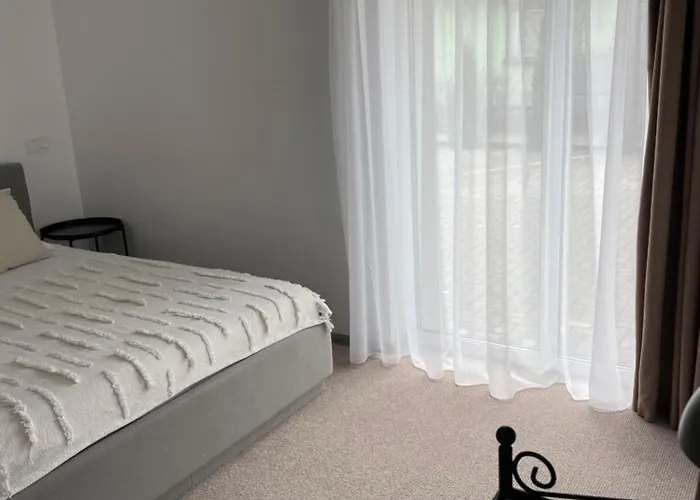 Izabeles Apartamentai פלאנגה